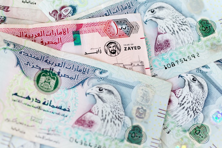 Dirhams émiratis illustrant les dépenses liées au cout de la vie a Dubai